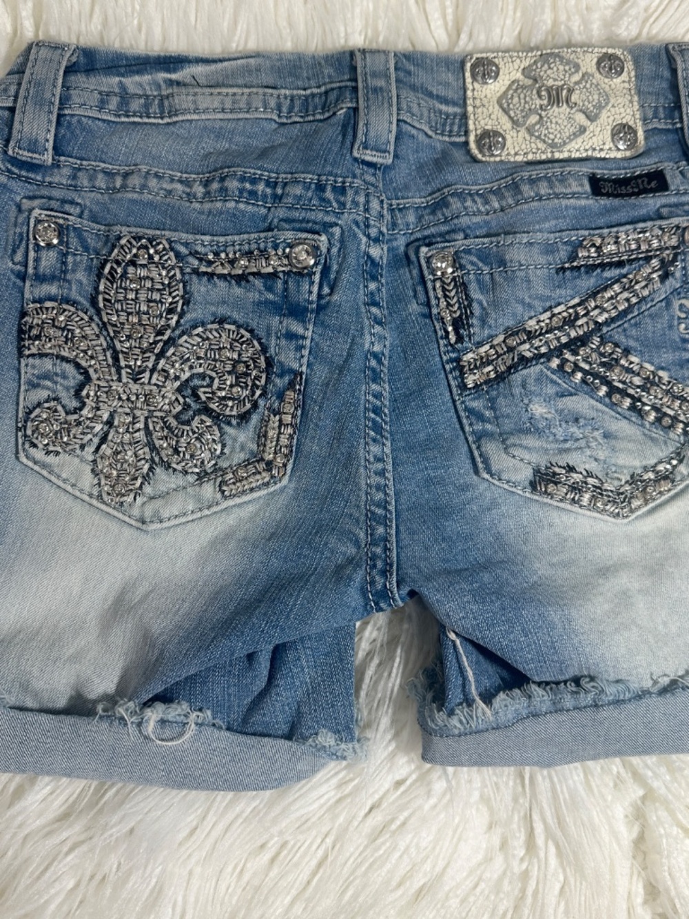 Miss Me Jeans size 27 Distressed Embellished Shorts Rhinestone Fleur De Lis